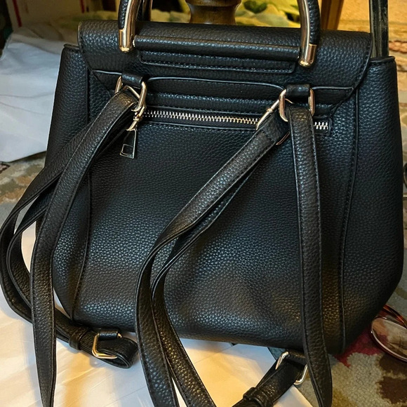 MYSTIQUE~100% VEGAN~ BLACK HANDBAG~BACKPACK~NWOT - Picture 15 of 16